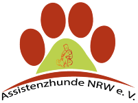 Logo des Vereins Assistenzhunde NRW - Eine Pfote in deren Mitte ein Junge neben einem Hund kniet und unter der Pfote steht Assistenzhunde NRW e. V.
